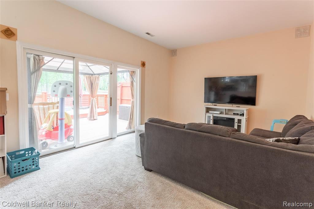 78 Eagle Ridge Road Lake Orion, MI 48360 - Photo 14 of 33