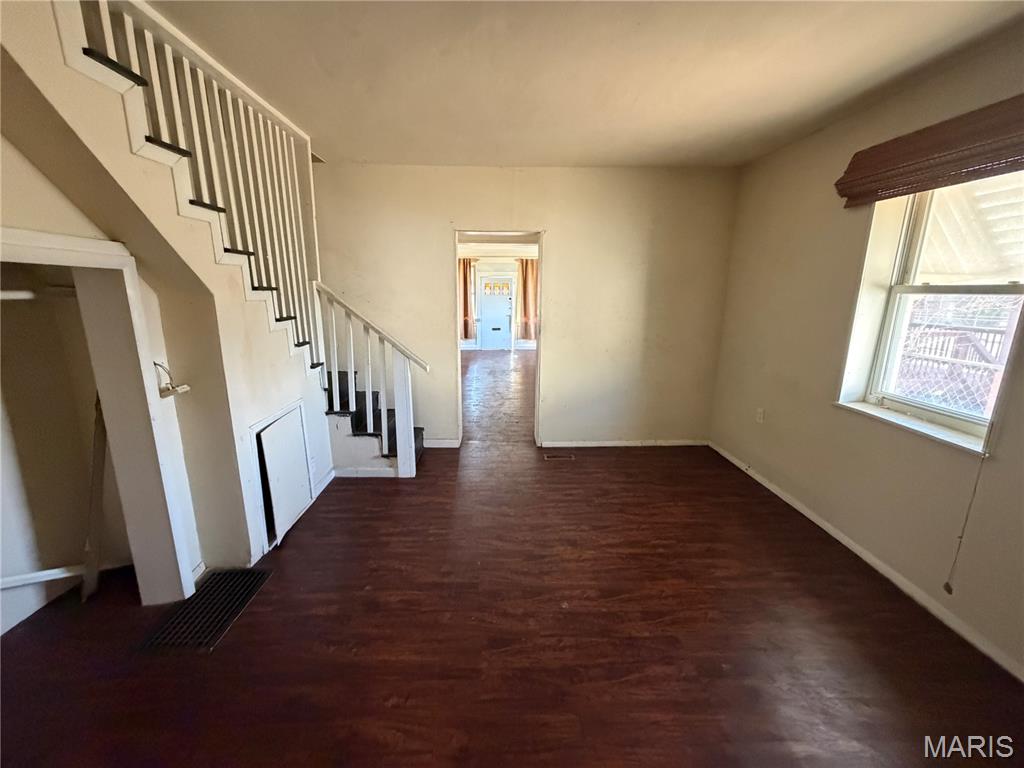 545 Davis Street St. Louis, MO 63111 - Photo 4 of 13