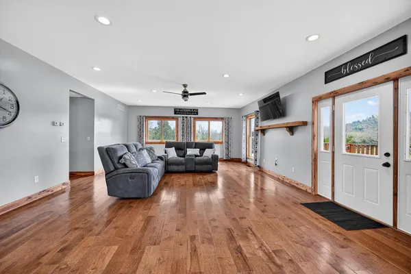 $819,900 | 7516 Log Lick Road, Florence, IN 47020