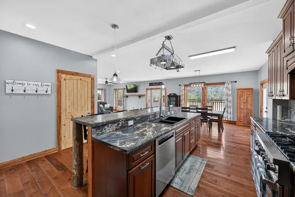 $819,900 | 7516 Log Lick Road, Florence, IN 47020