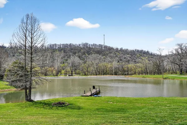 $819,900 | 7516 Log Lick Road, Florence, IN 47020