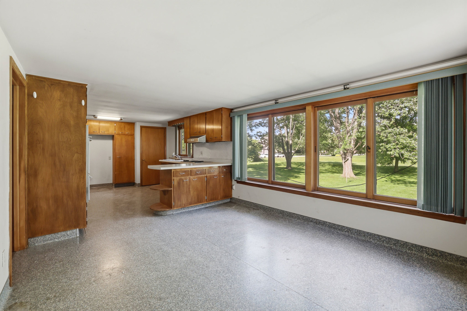 3S103 South Raddant Road Batavia, IL 60510 - Photo 18 of 43