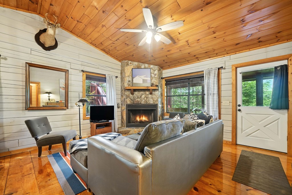 125 Laurel Mountain Road Blue Ridge, GA 30513 - Photo 7 of 29 Gallery Image 7