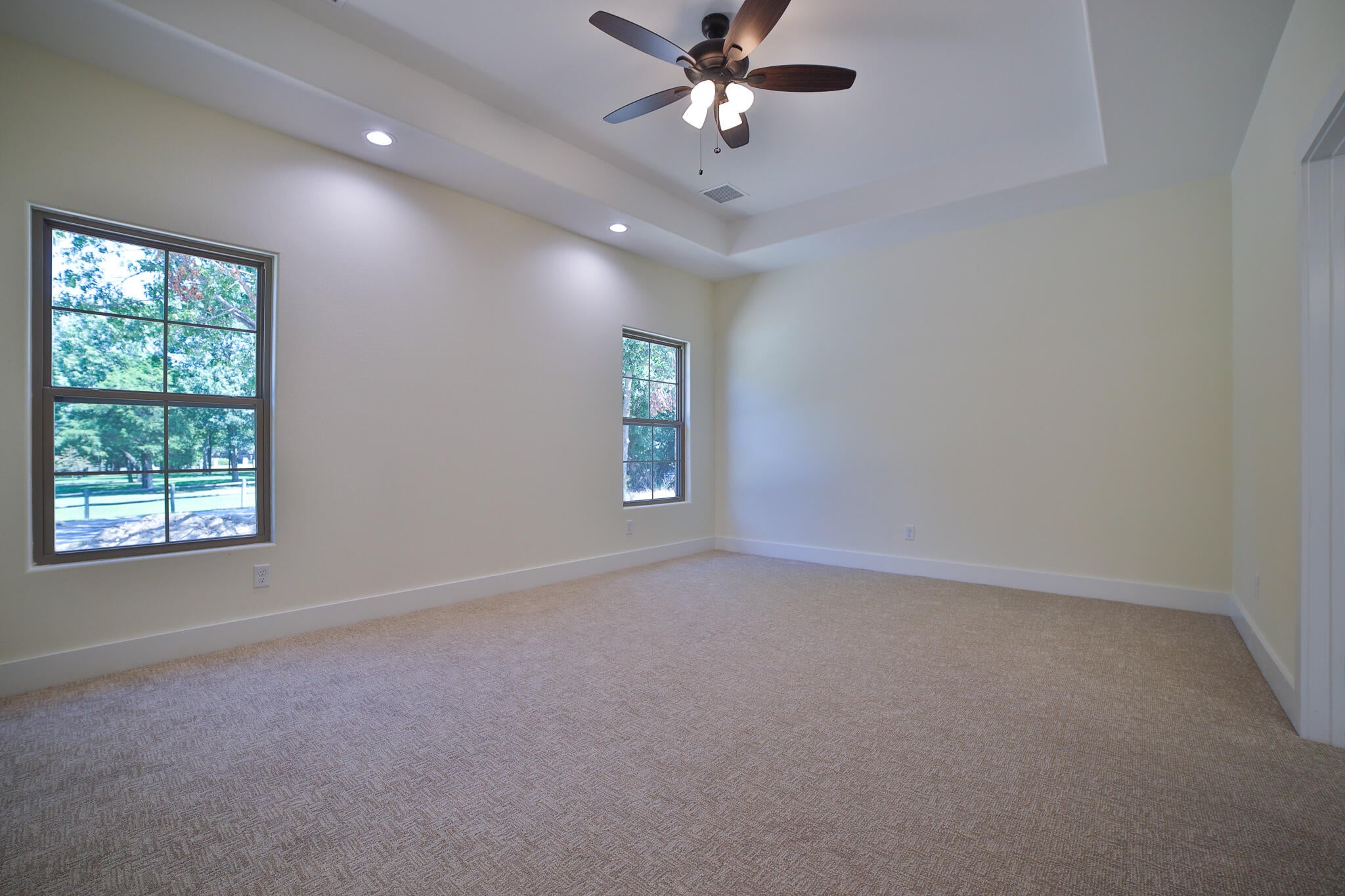 4941 Lost Cove Road Grove, OK 74344 - Photo 22 of 66 Primary Bedroom
