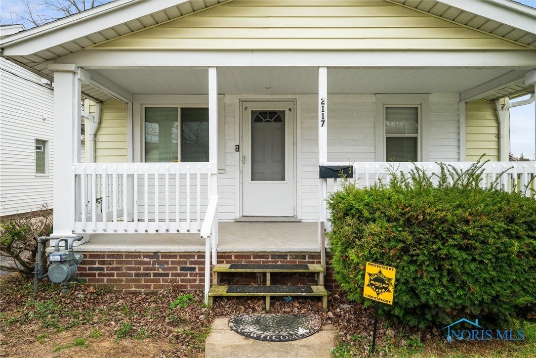 2117 Fairfax Road Toledo, OH 43613 - Photo 2 of 24 Gallery Image 2