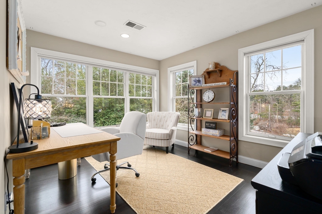 7 Pettees Pond Lane Walpole, MA 02081 - Photo 5 of 40