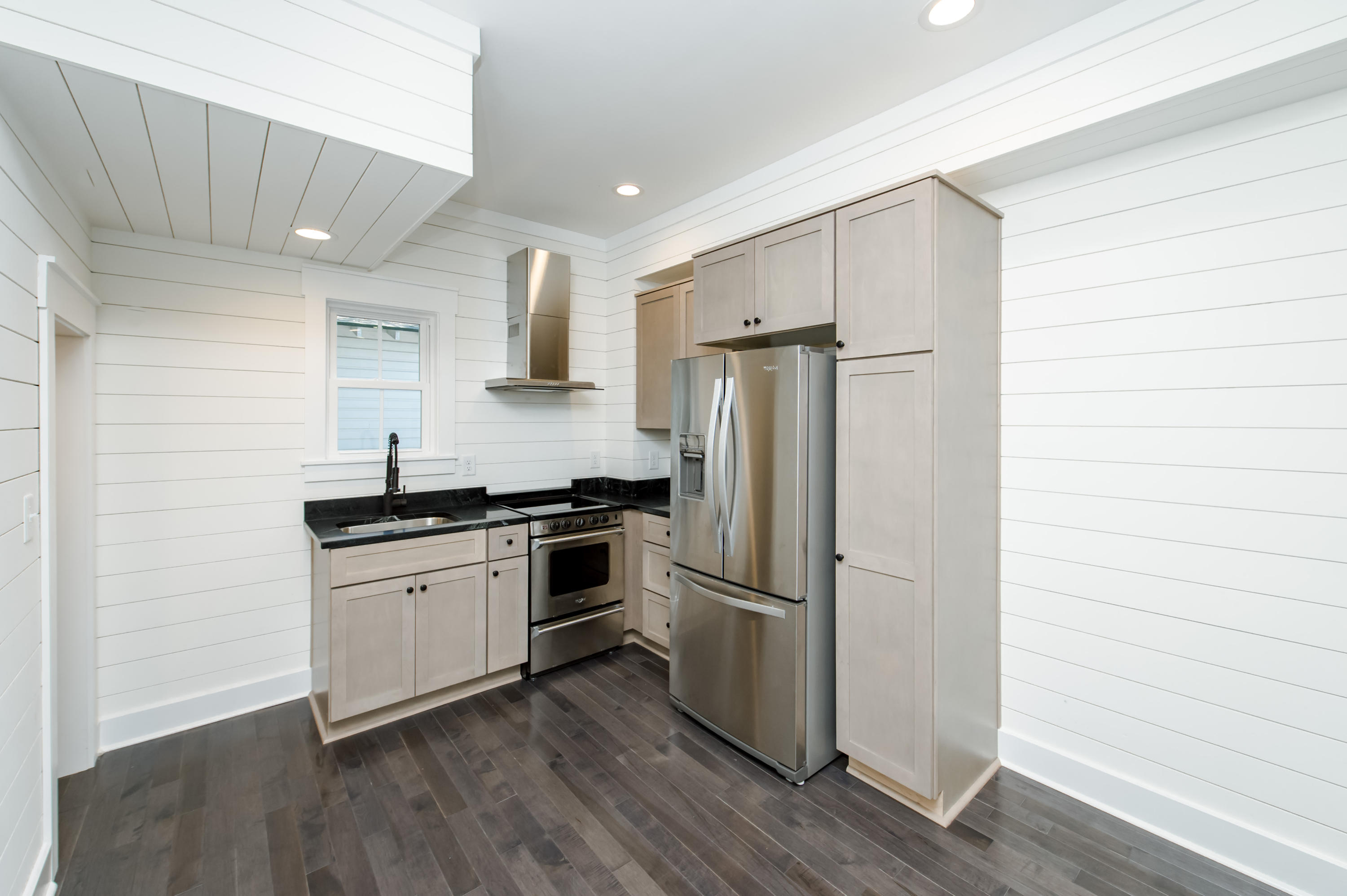 834 Rutledge Avenue Charleston, SC 29403 - Photo 26 of 40 834 Rutledge Ave_Low Res-28