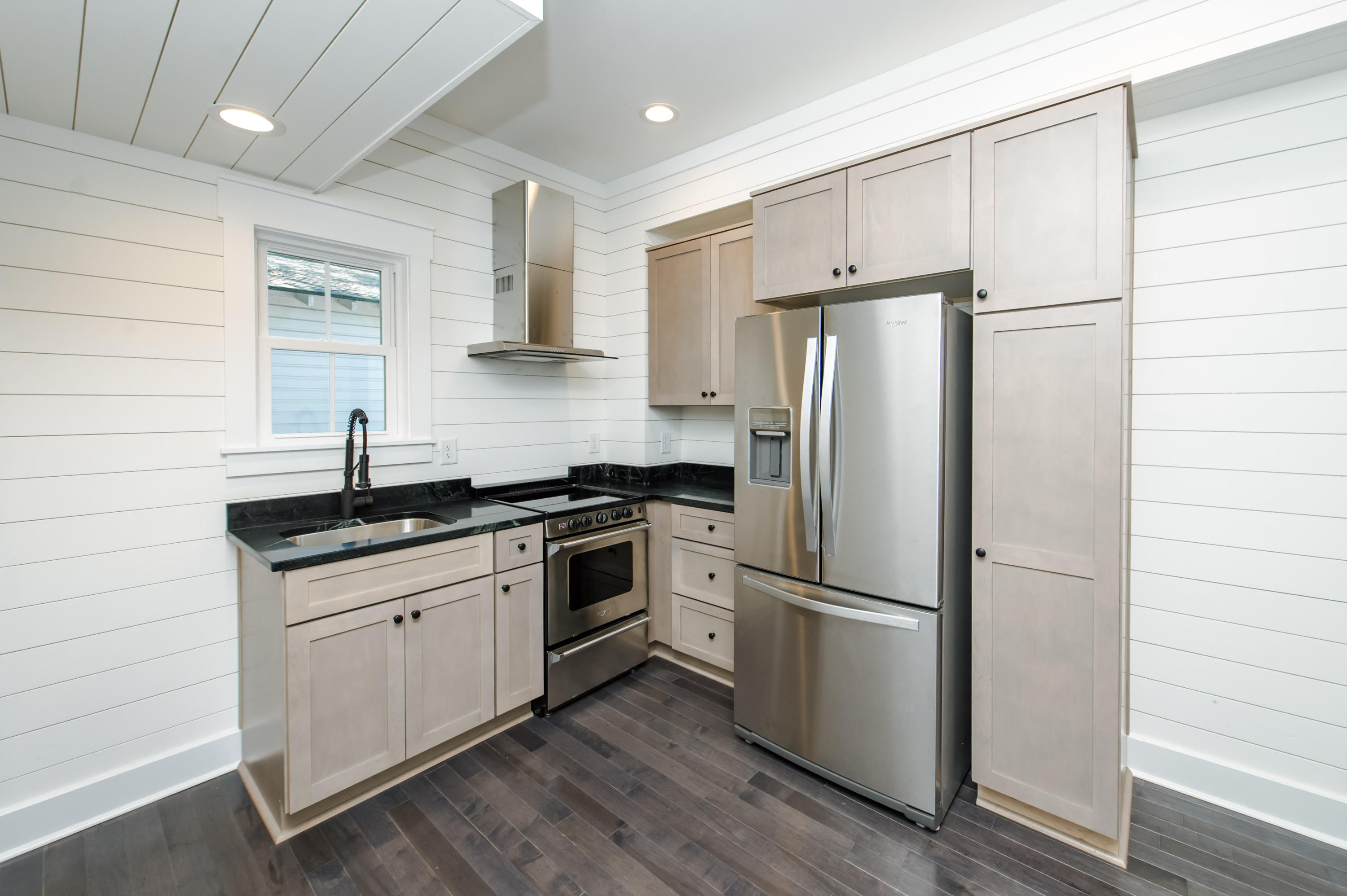 834 Rutledge Avenue Charleston, SC 29403 - Photo 30 of 40 834 Rutledge Ave_Low Res-32