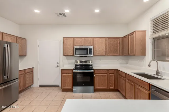 $2,800 | 4382 East Selena Drive, Phoenix, AZ 85050