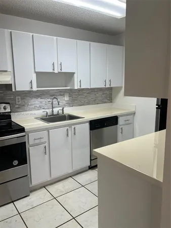 $2,300 | 20680 Northeast 4th Court, Unit 206, Miami, FL 33179