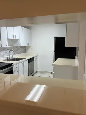 $2,300 | 20680 Northeast 4th Court, Unit 206, Miami, FL 33179