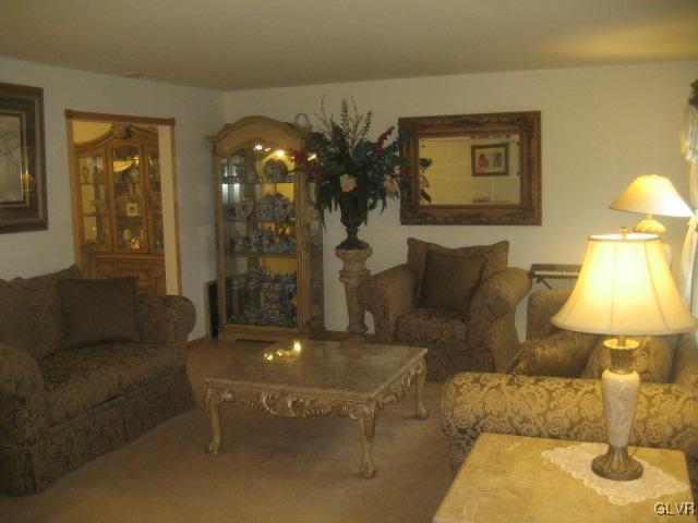 2923 Center Road Northampton, PA 18067 - Photo 4 of 38 Gallery Image 4