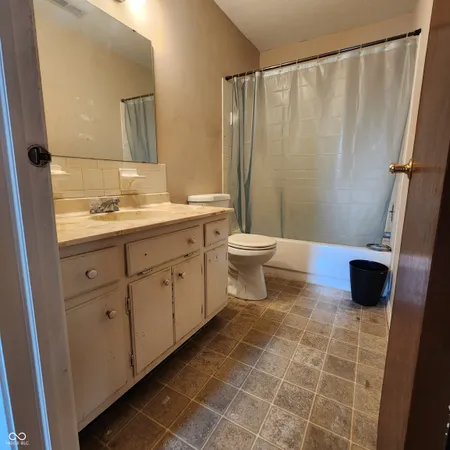 $94,500 | 1622 Queensbridge Square, Unit 7, Indianapolis, IN 46219