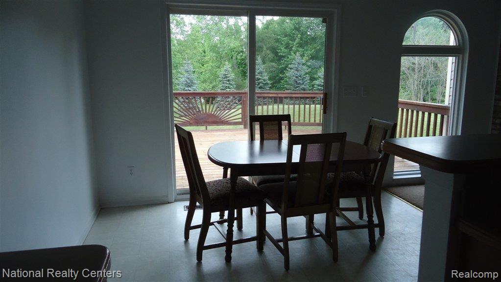 4462 Highland Road Highland, MI 48357 - Photo 7 of 16 highland kit2.JPG