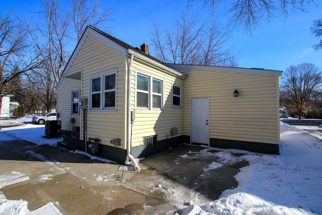 $219,000 | 706 Lynn Road Southwest, Hutchinson, MN 55350