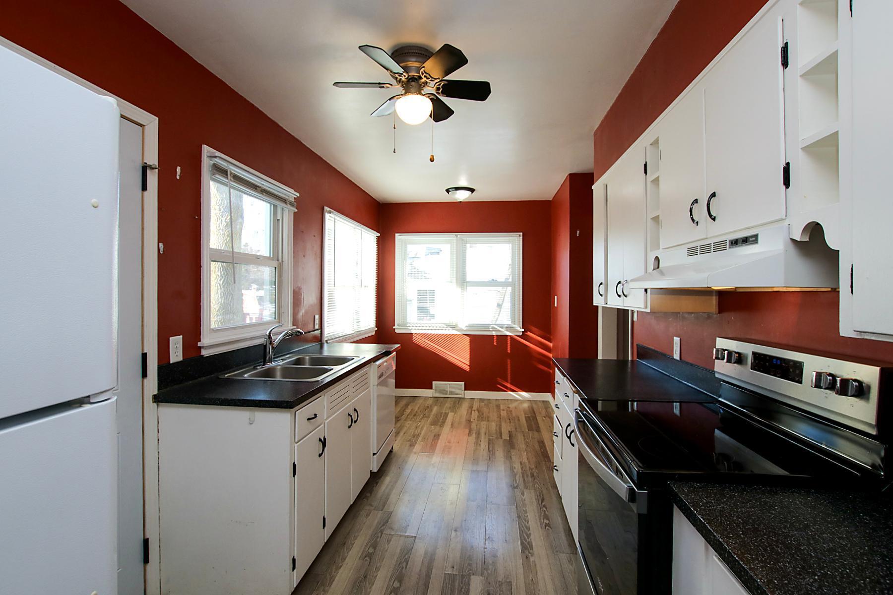 706 Lynn Road Southwest Hutchinson, MN 55350 - Photo 7 of 26