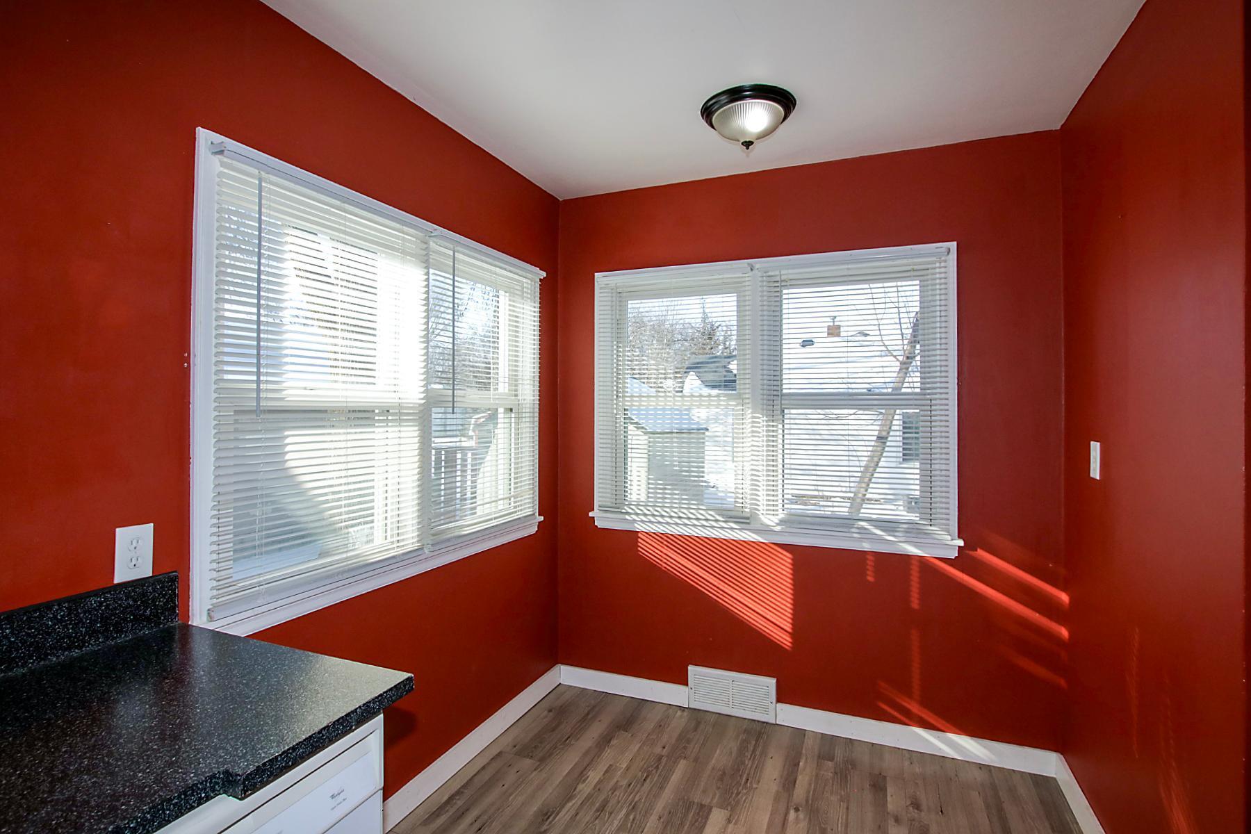 706 Lynn Road Southwest Hutchinson, MN 55350 - Photo 8 of 26