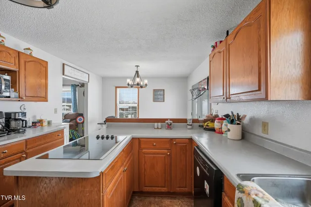 $212,995 | 117 Middle Avenue, Cleveland, VA 24225