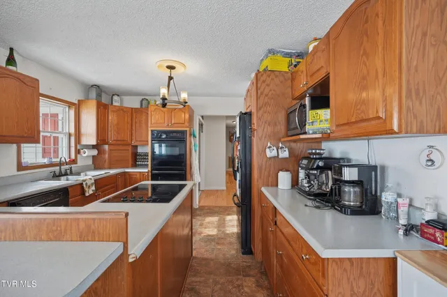 $212,995 | 117 Middle Avenue, Cleveland, VA 24225