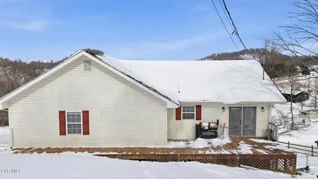 $212,995 | 117 Middle Avenue, Cleveland, VA 24225