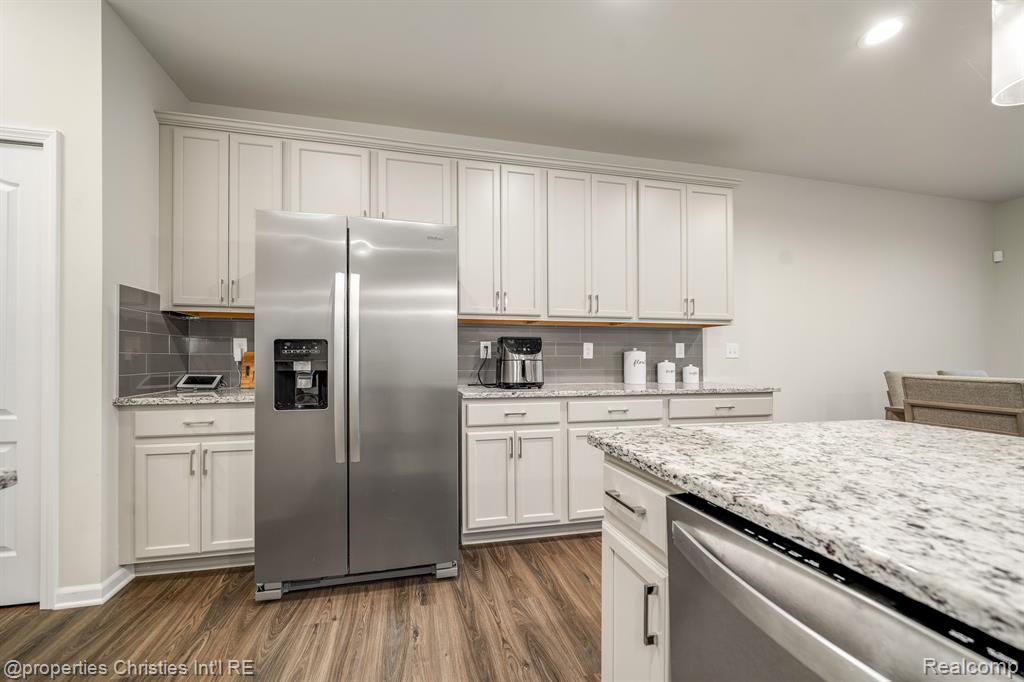 43580 Prospect Lane Novi, MI 48375 - Photo 7 of 27