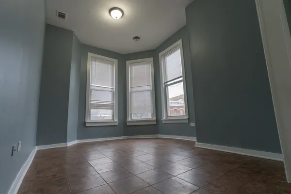 $1,400 | 1701 West 35th Street, Unit 2, Chicago, IL 60609