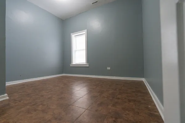 $1,400 | 1701 West 35th Street, Unit 2, Chicago, IL 60609
