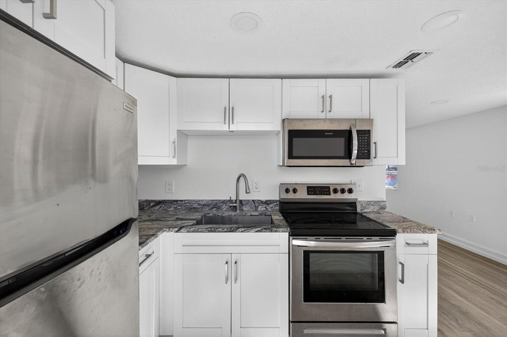 5419 Oceanic Road Holiday, FL 34690 - Photo 13 of 36