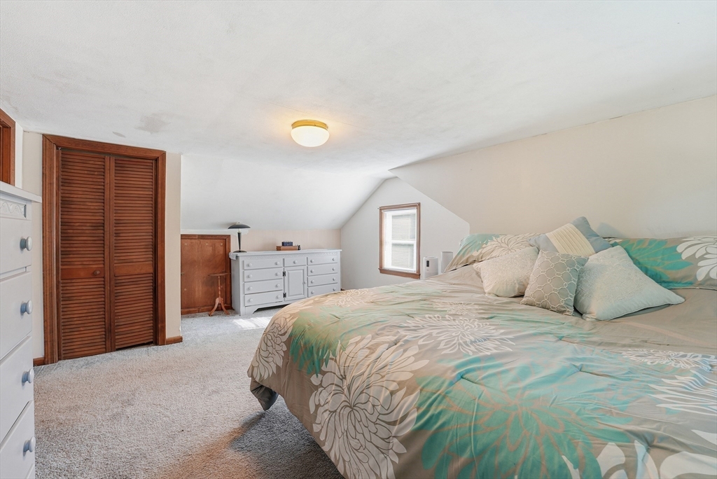 272 Prospect Avenue West Springfield, MA 01089 - Photo 31 of 39