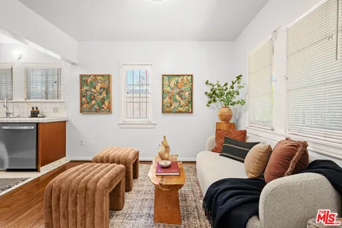 $1,650,000 | 637 North Detroit Street, Los Angeles, CA 90036
