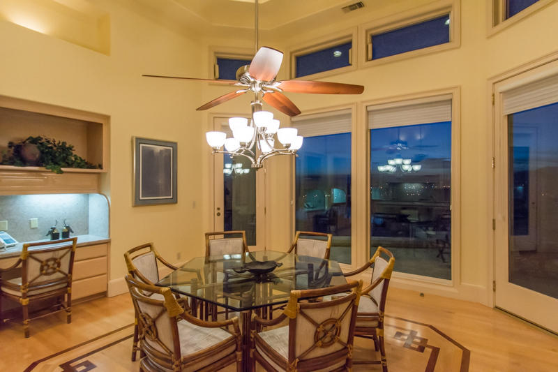 996 River Bend Road Redding, CA 96003 - Photo 20 of 47 Breakfast Nook with Views