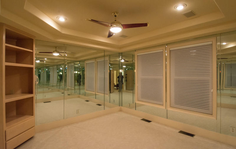 996 River Bend Road Redding, CA 96003 - Photo 35 of 47 Mirrored Exercise Room