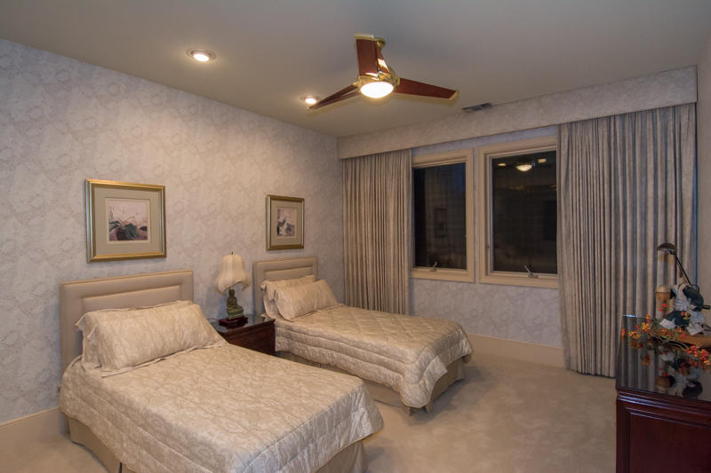 996 River Bend Road Redding, CA 96003 - Photo 38 of 47 Spacious & Elegant 2nd Guest Suite