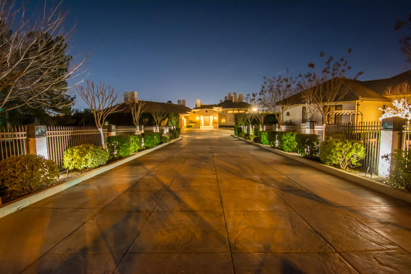 996 River Bend Road Redding, CA 96003 - Photo 6 of 47 Incredible Estate with Au Pair Quarters