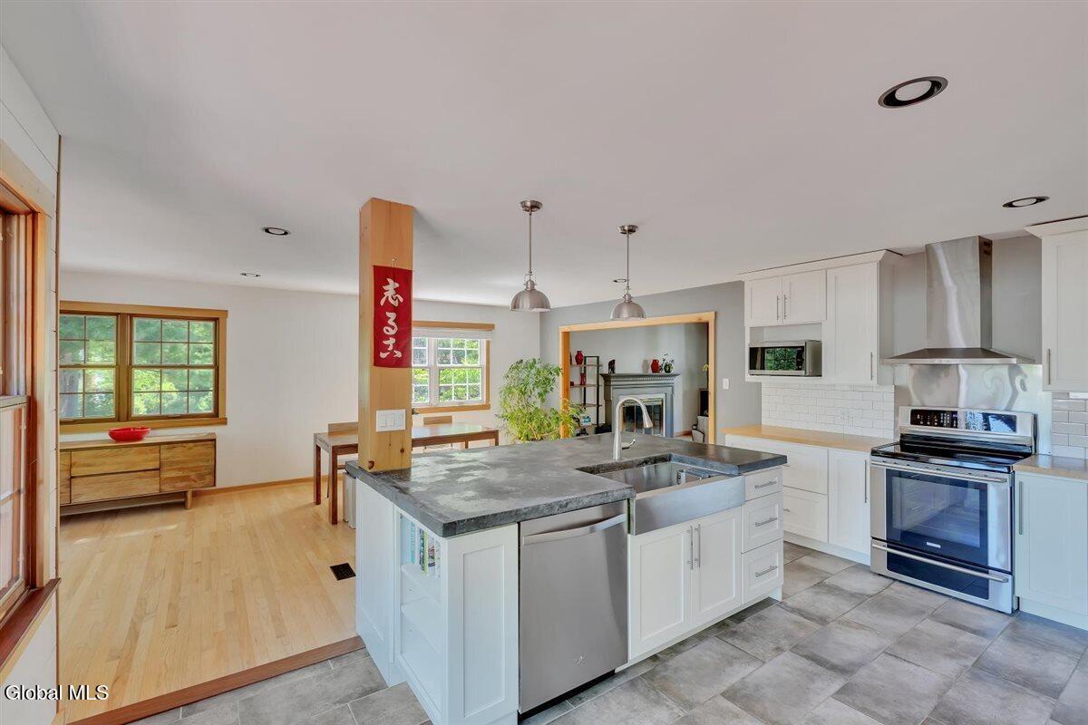 2307 Pine Ridge Road Niskayuna, NY 12309 - Photo 8 of 65 23-2307 Pine Ridge Rd-27