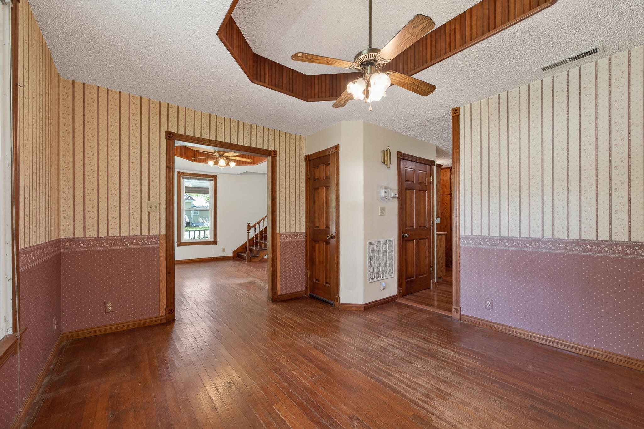 537 West Talmage Street Springfield, MO 65803 - Photo 20 of 72 Dining Room