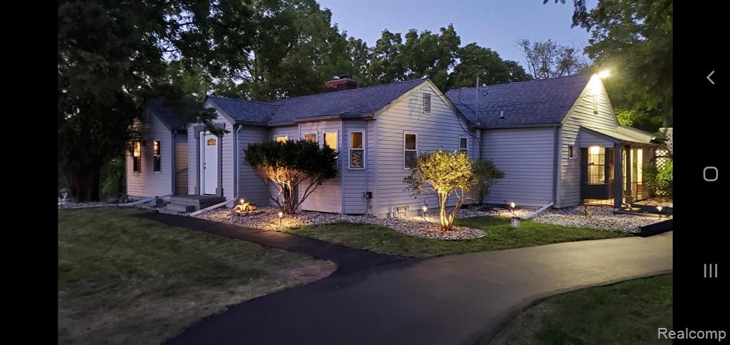 4268 Beecher Road Flint, MI 48532 - Photo 1 of 27
