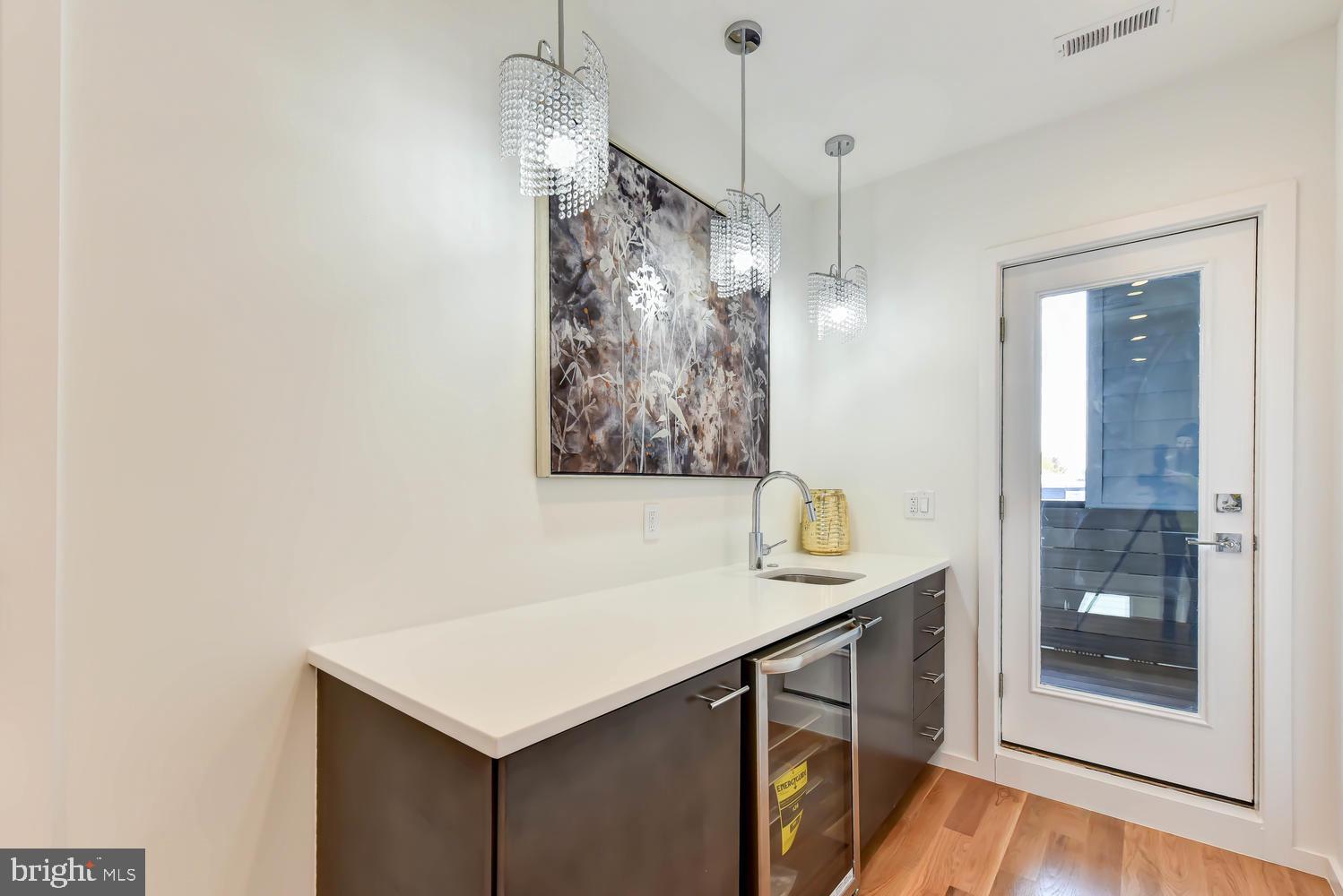 20 Channing Street Northwest, Unit 2 Washington, DC 20001 - Photo 16 of 35 Wet bar