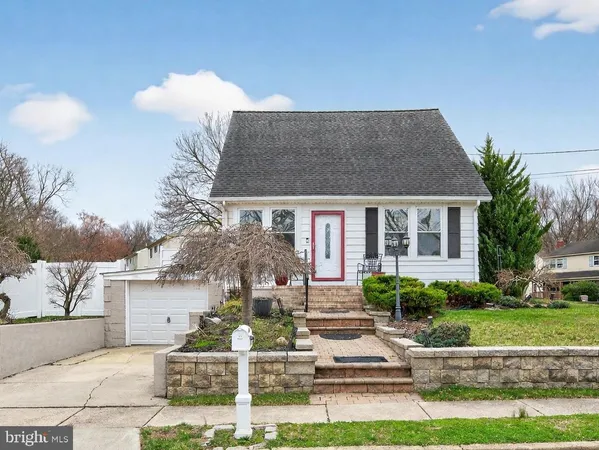 $399,900 | 152 East 7th Street, Burlington, NJ 08016