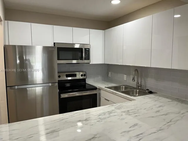 $1,450 | Lauderdale Lakes West Gate, Lauderdale Lakes, FL 33313