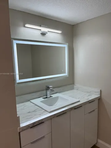 $1,450 | Lauderdale Lakes West Gate, Lauderdale Lakes, FL 33313