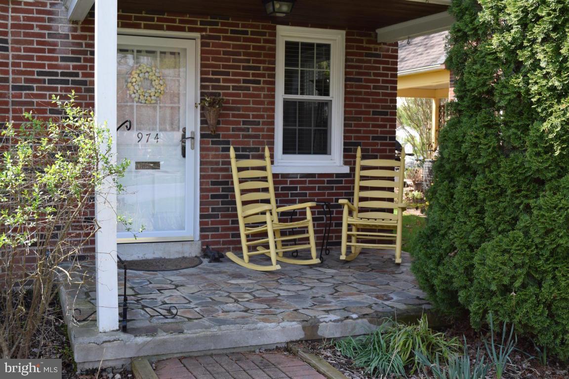 974 Salisbury Court Lancaster, PA 17601 - Photo 2 of 33 Gallery Image 2