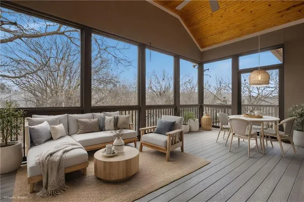 $895,000 | 6205 Northwest Saddle Club Court, Kansas City, MO 64152