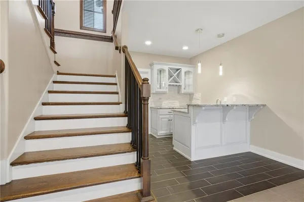 $895,000 | 6205 Northwest Saddle Club Court, Kansas City, MO 64152