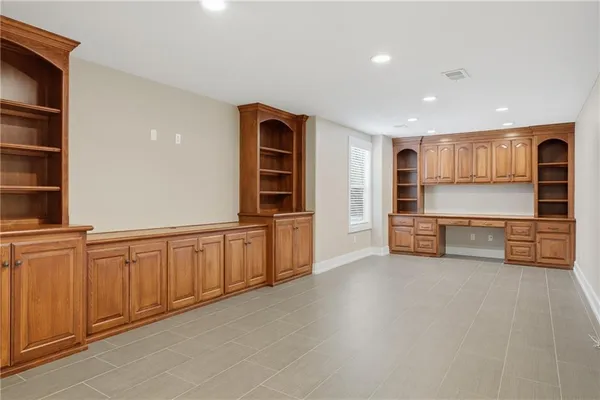 $895,000 | 6205 Northwest Saddle Club Court, Kansas City, MO 64152