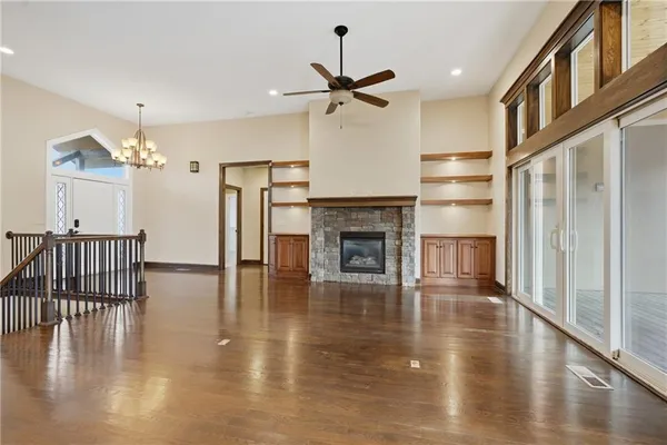 $950,000 | 6205 Northwest Saddle Club Court, Kansas City, MO 64152