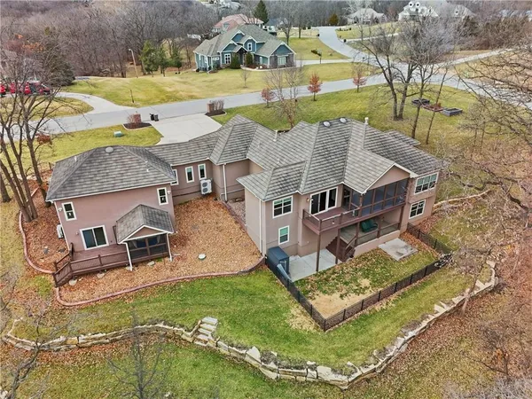 $895,000 | 6205 Northwest Saddle Club Court, Kansas City, MO 64152