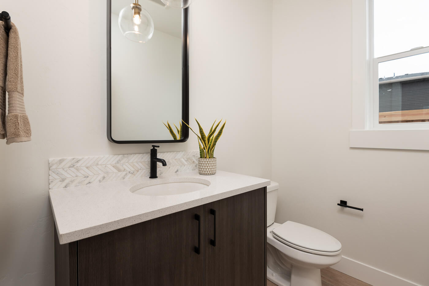 20506 Murphy Road, Unit LOT 42 Bend, OR 97702 - Photo 18 of 33 Half Bathroom