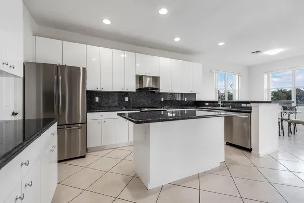 $4,500 | 102 Ibisca Terrace, Royal Palm Beach, FL 33411