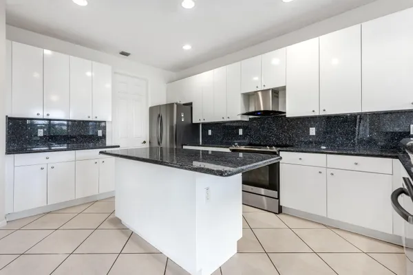 $4,500 | 102 Ibisca Terrace, Royal Palm Beach, FL 33411